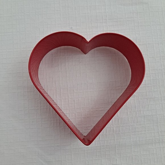 Heart Cookie Cutter Love Valentine's Day Baking Metal Red - Picture 1 of 4